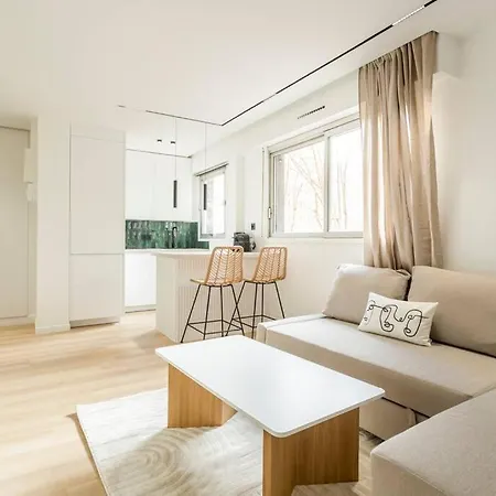 Appartement Luxurious 3 Min Walk From Eiffel Tower à Paris Extérieur photo