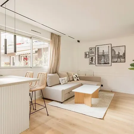 Appartement Luxurious 3 Min Walk From Eiffel Tower à Paris Extérieur photo
